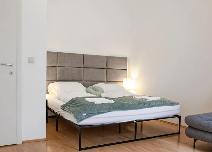 Amazing 2br Shared Only 7 Min To Wiener Stadthalle Apartament