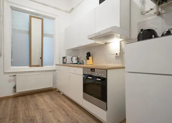 Amazing 2br Shared Only 7 Min To Wiener Stadthalle Apartament *