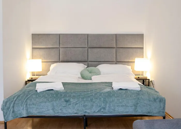 Amazing 2br Shared Only 7 Min To Wiener Stadthalle Apartament Wiedeń